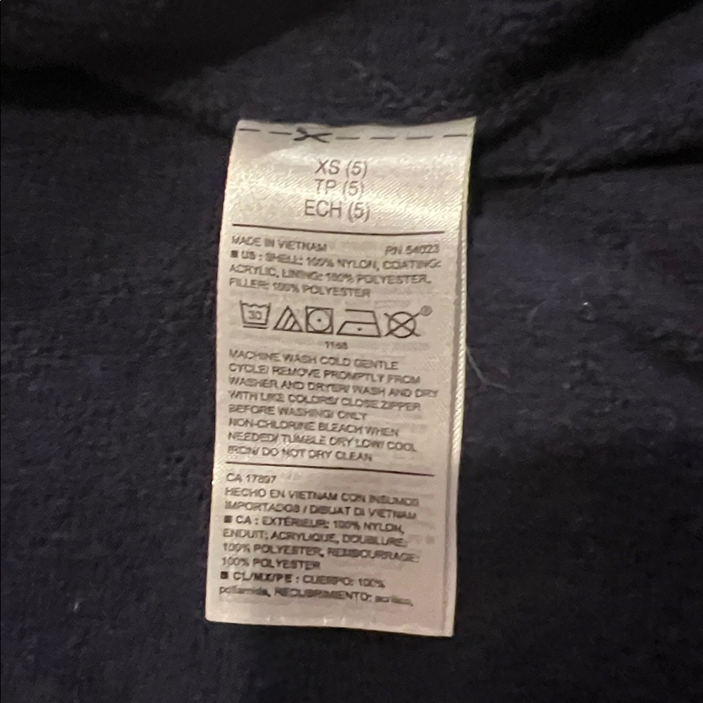 Old Navy Boys Water Resistant Puffer Vest, XS (5) - Picture 6 of 6